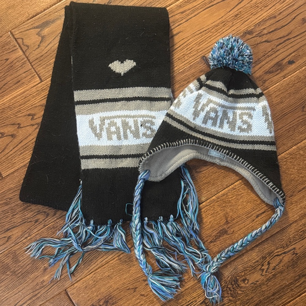 Vans Black and Gray Knit Hat and Scarf Set